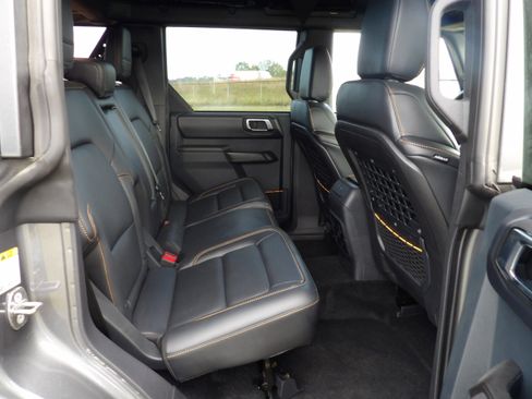 New 2024 Ford Bronco Badlands image 11