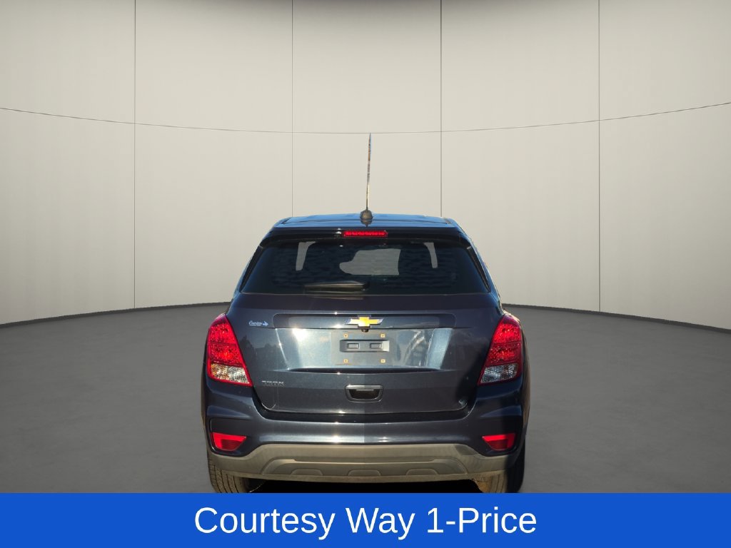 Used 2018 Chevrolet Trax LS w/ LPO, Cargo Package FWD image 6