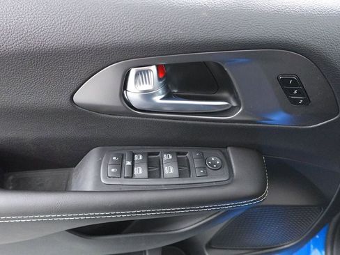 New 2026 Chrysler Pacifica Select w/ S Appearance Package FWD image 11