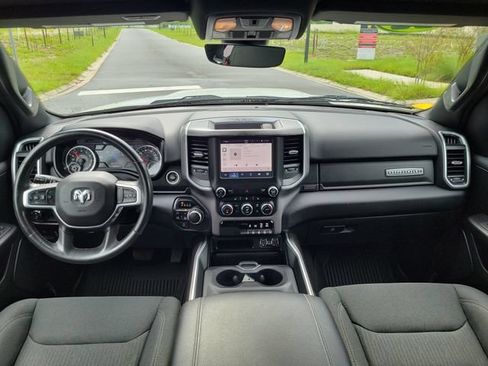 Used 2022 RAM 1500 Big Horn AWD/4WD image 10