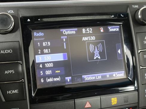 Used 2015 Toyota Camry XLE image 29