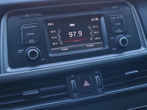 Used 2017 Kia Optima LX w/ Driver Convenience Package image 15