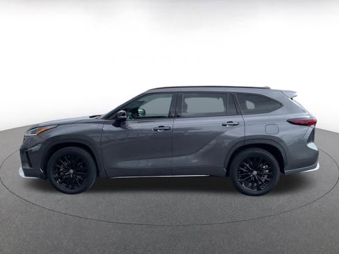 Used 2025 Toyota Highlander XSE image 9