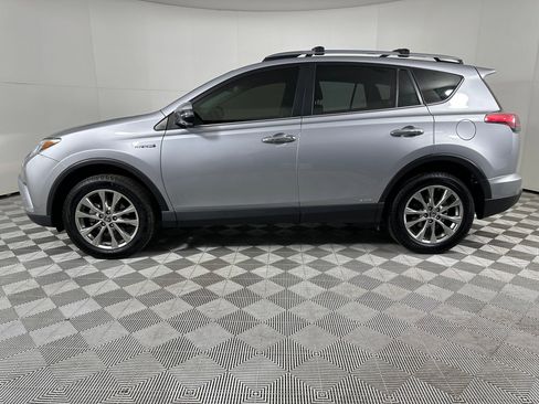 Used 2018 Toyota RAV4 Limited image 2