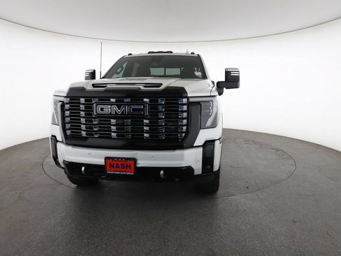 Certified 2025 GMC Sierra 2500 Denali Ultimate w/ Max Trailering Package AWD/4WD image 4