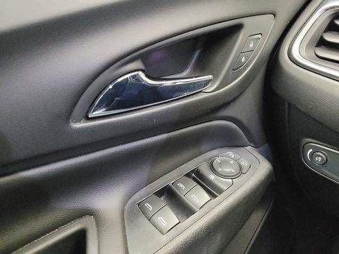Used 2019 Chevrolet Equinox LT AWD/4WD image 27