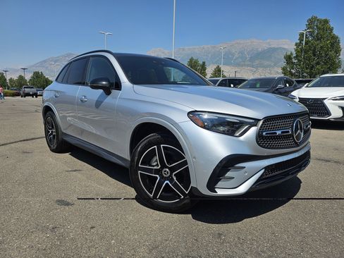 Used 2023 Mercedes-Benz GLC 300 4MATIC image 3