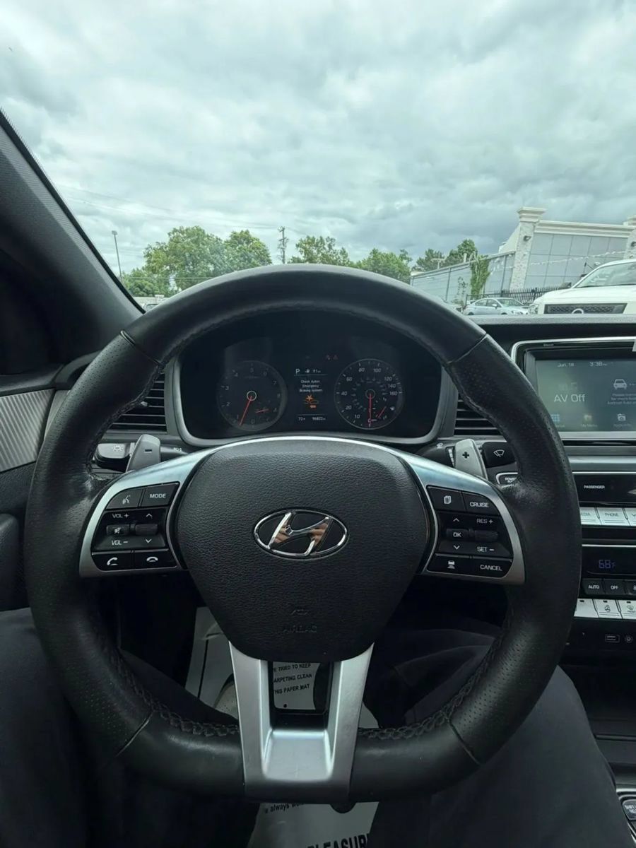 Used 2019 Hyundai Sonata Sport w/ Tech Package 03 FWD image 13