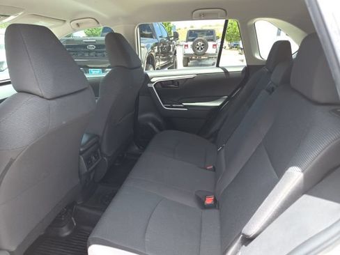 Used 2022 Toyota RAV4 LE AWD/4WD image 17