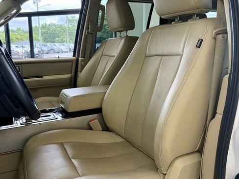 Used 2017 Ford Expedition Limited RWD image 13