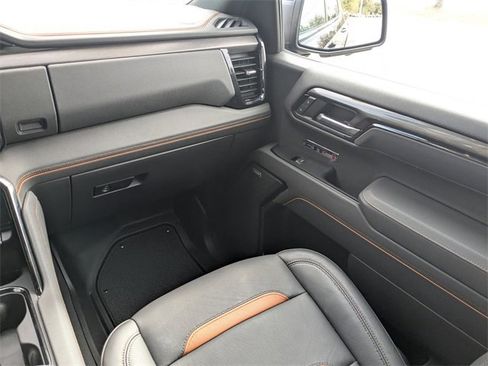 Used 2025 GMC Sierra 1500 AT4 w/ AT4 Premium Package image 16