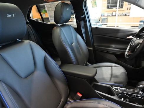 Used 2025 Buick Encore GX Sport Touring w/ Experience Buick Package image 8