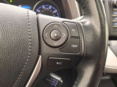 Used 2018 Toyota RAV4 XLE image 18