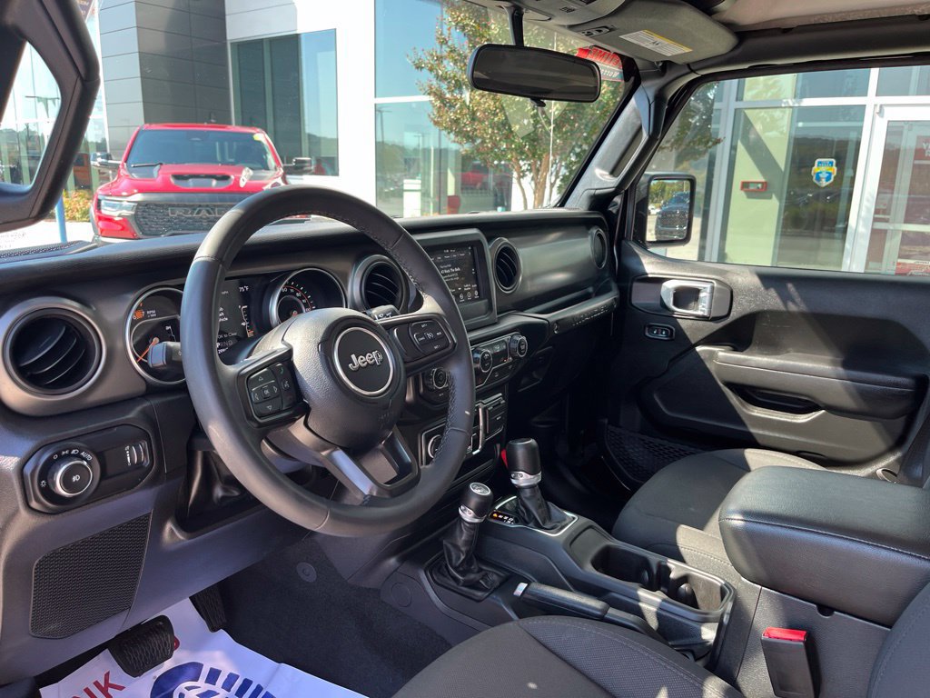 Used 2023 Jeep Wrangler Unlimited Sport AWD/4WD image 7