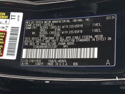 Used 2024 Toyota Highlander LE AWD/4WD image 28
