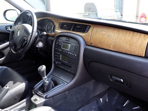 Used 2004 Jaguar X-TYPE 2.5 AWD/4WD image 18