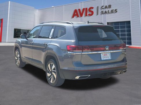 Used 2025 Volkswagen Atlas SE FWD image 9