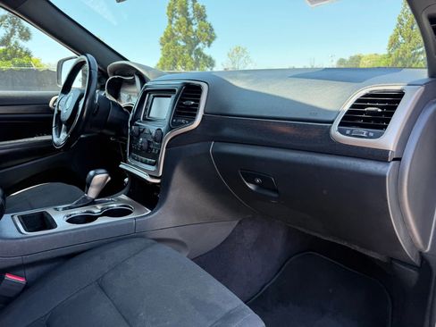 Used 2016 Jeep Grand Cherokee Laredo image 9