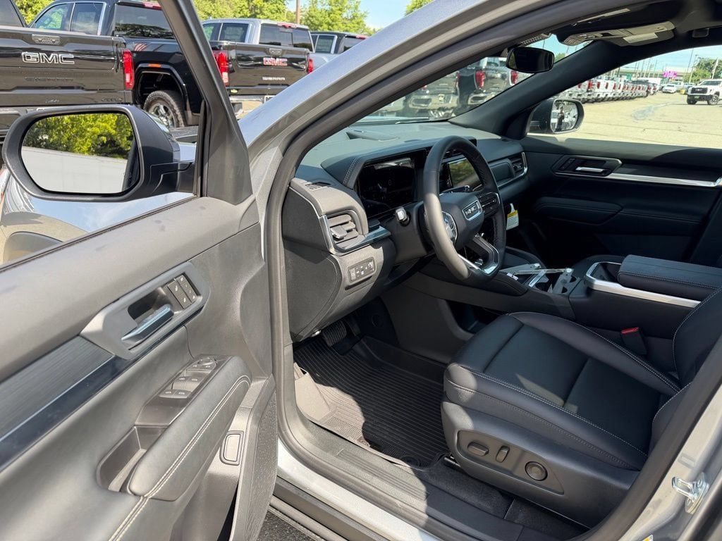 New 2027 GMC Terrain Elevation w/ Elevation Premium Package AWD/4WD image 17