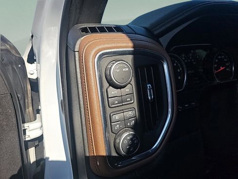 Used 2020 Chevrolet Silverado 1500 High Country w/ Technology Package image 20