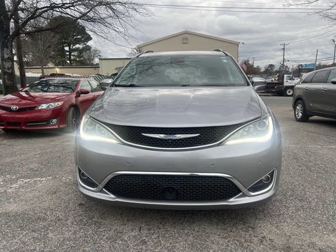 Used 2018 Chrysler Pacifica Limited w/ Advanced Safetytec Group image 10