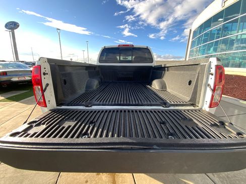 Used 2019 Nissan Frontier SV image 25