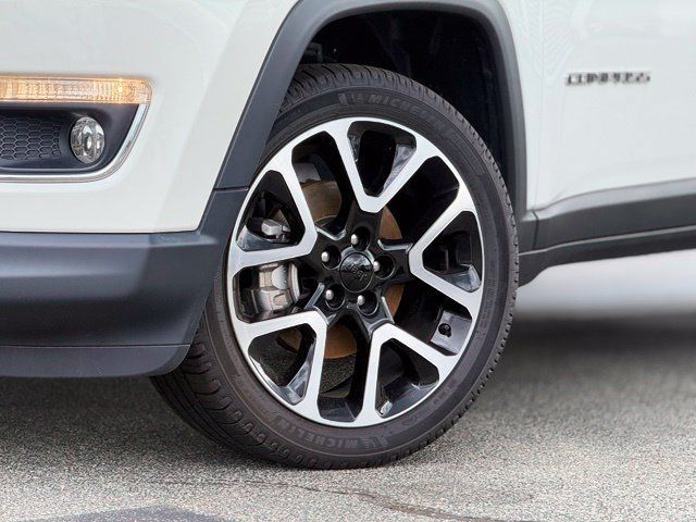 Used 2021 Jeep Compass Limited w/ Elite Exterior Group AWD/4WD image 2