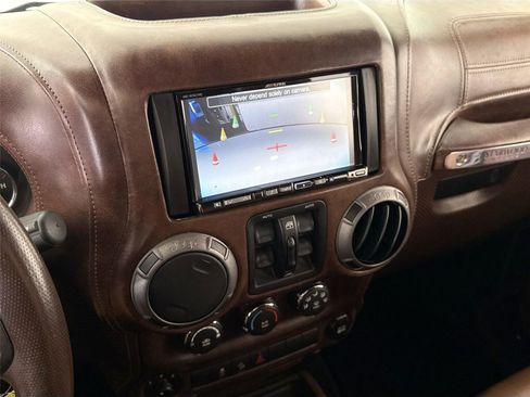 Used 2014 Jeep Wrangler Unlimited Sport w/ Quick Order Package 24S AWD/4WD image 20