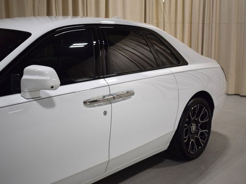Certified 2022 Rolls-Royce Ghost Black Badge image 5