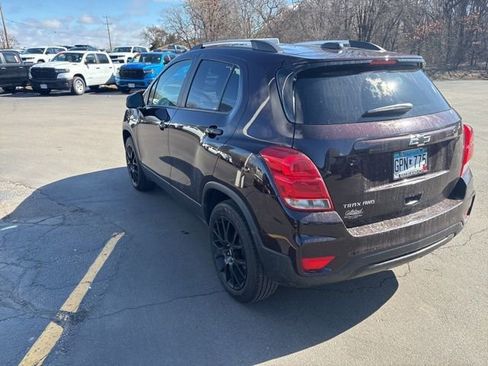 Used 2021 Chevrolet Trax LT w/ Premium Seat Package image 6