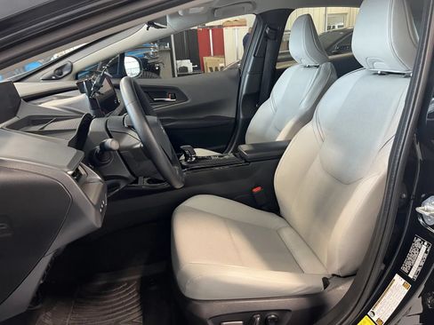 Used 2024 Toyota Prius Limited w/ Limited Premium Package FWD image 12