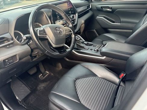 Used 2022 Toyota Highlander XSE image 10