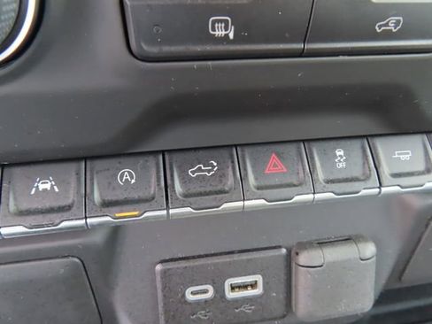 Used 2025 Chevrolet Silverado 1500 W/T image 28