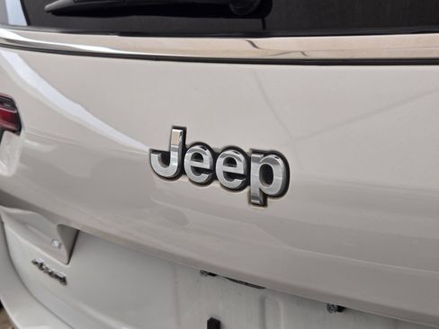 Used 2023 Jeep Grand Cherokee L Laredo AWD/4WD image 7