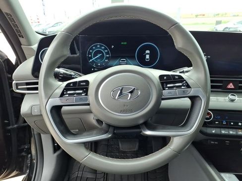 Used 2023 Hyundai Elantra SEL w/ Convenience Package FWD image 15