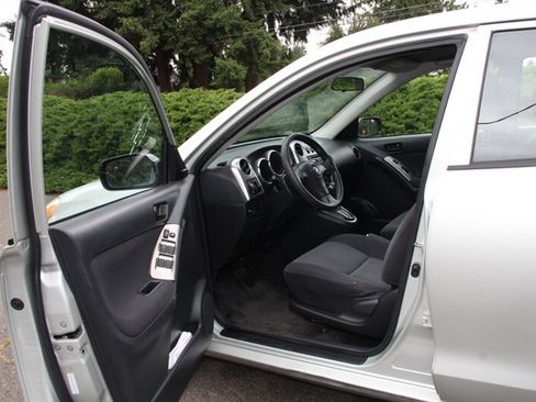 Used 2003 Toyota Matrix FWD image 5
