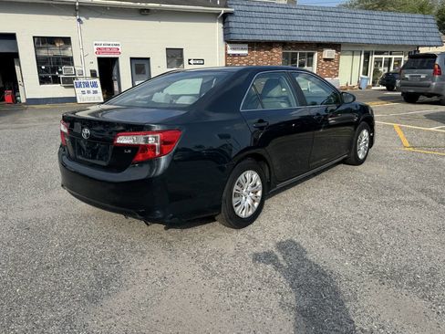 Used 2012 Toyota Camry LE image 8