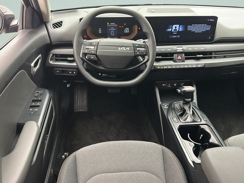 Used 2025 Kia K4 FWD image 10
