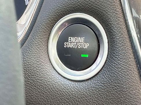 Used 2023 Chevrolet Traverse LT image 26