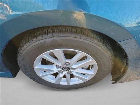 Used 2025 Toyota Camry LE image 8