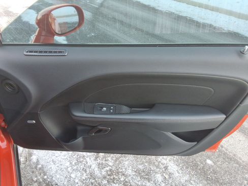 Used 2016 Dodge Challenger R/T Scat Pack w/ Leather Interior Group image 23