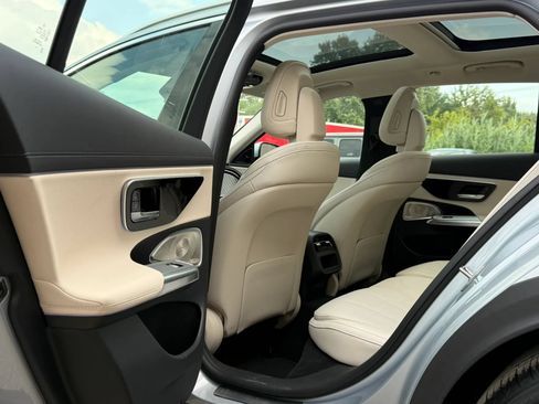 Used 2024 Mercedes-Benz E 450 4MATIC All-Terrain Wagon w/ Digital Light Package image 31