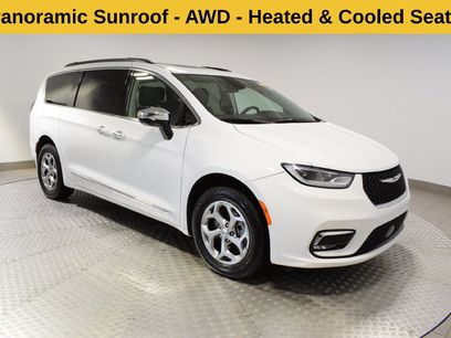 Used 2023 Chrysler Pacifica Limited