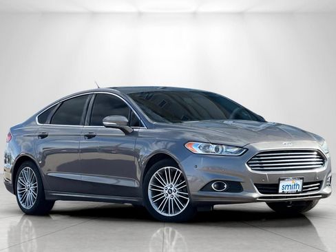 Used 2013 Ford Fusion SE FWD image 2