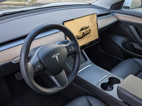 Used 2023 Tesla Model 3 Standard Range image 16