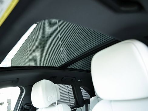 New 2026 Porsche Macan image 27