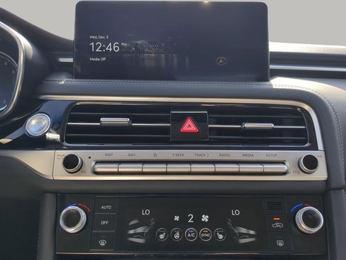 Used 2025 Genesis G70 2.5T image 49