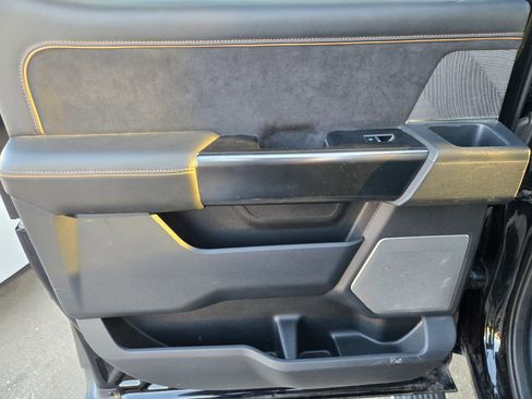 Used 2023 Ford F250 Platinum image 12