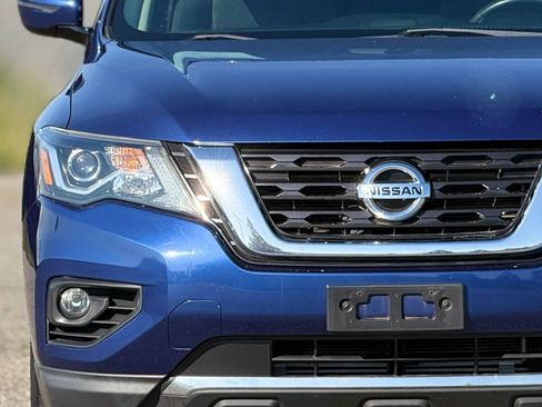 Used 2017 Nissan Pathfinder SV image 7