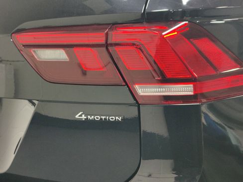 Certified 2022 Volkswagen Tiguan SE image 4